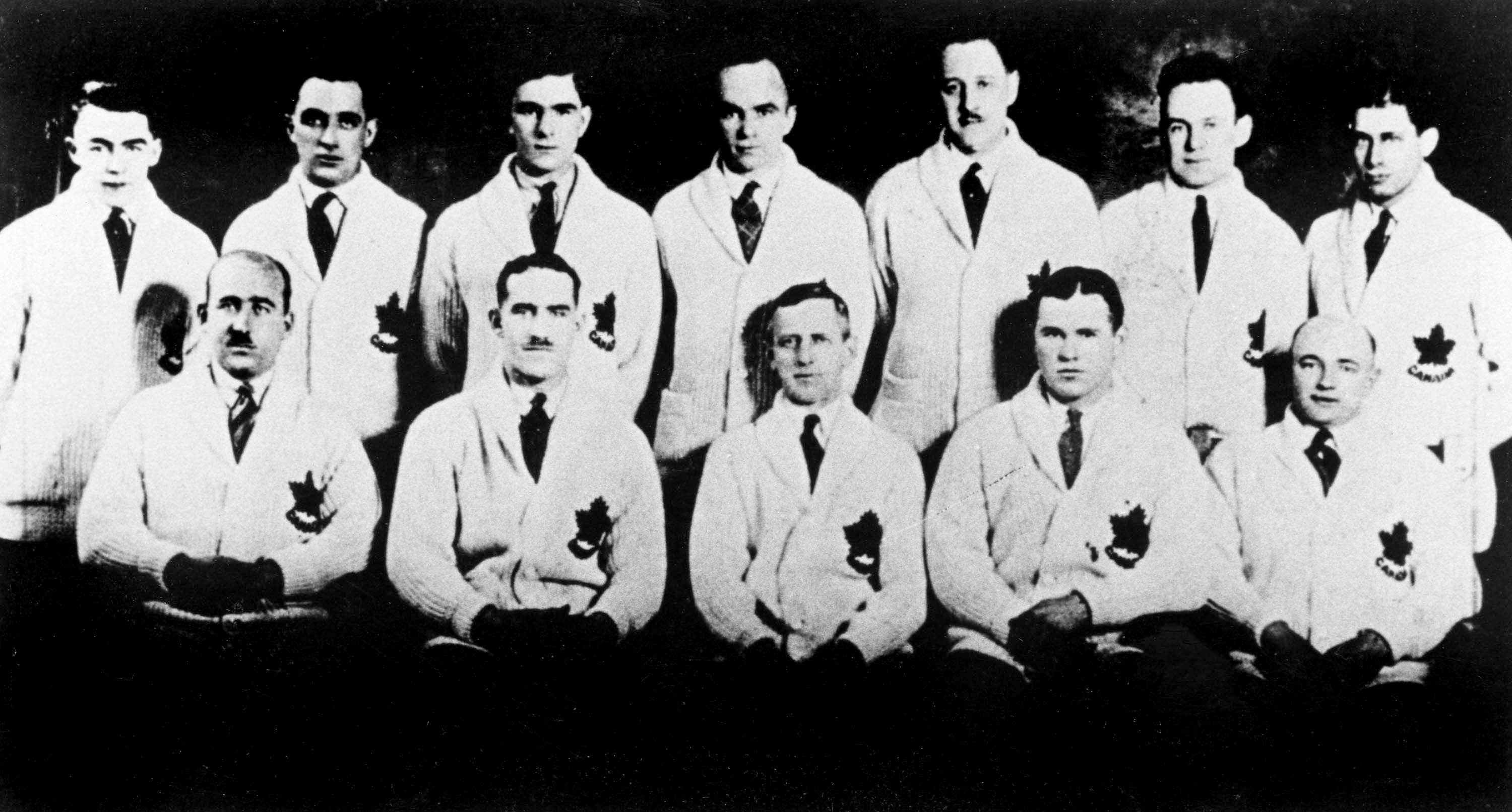 L'équipe canadienne de hockey sur glace, les Granites de Toronto, lors des Jeux olympiques d'hiver de 1924 à de Chamonix. (Photo : PC/COC)