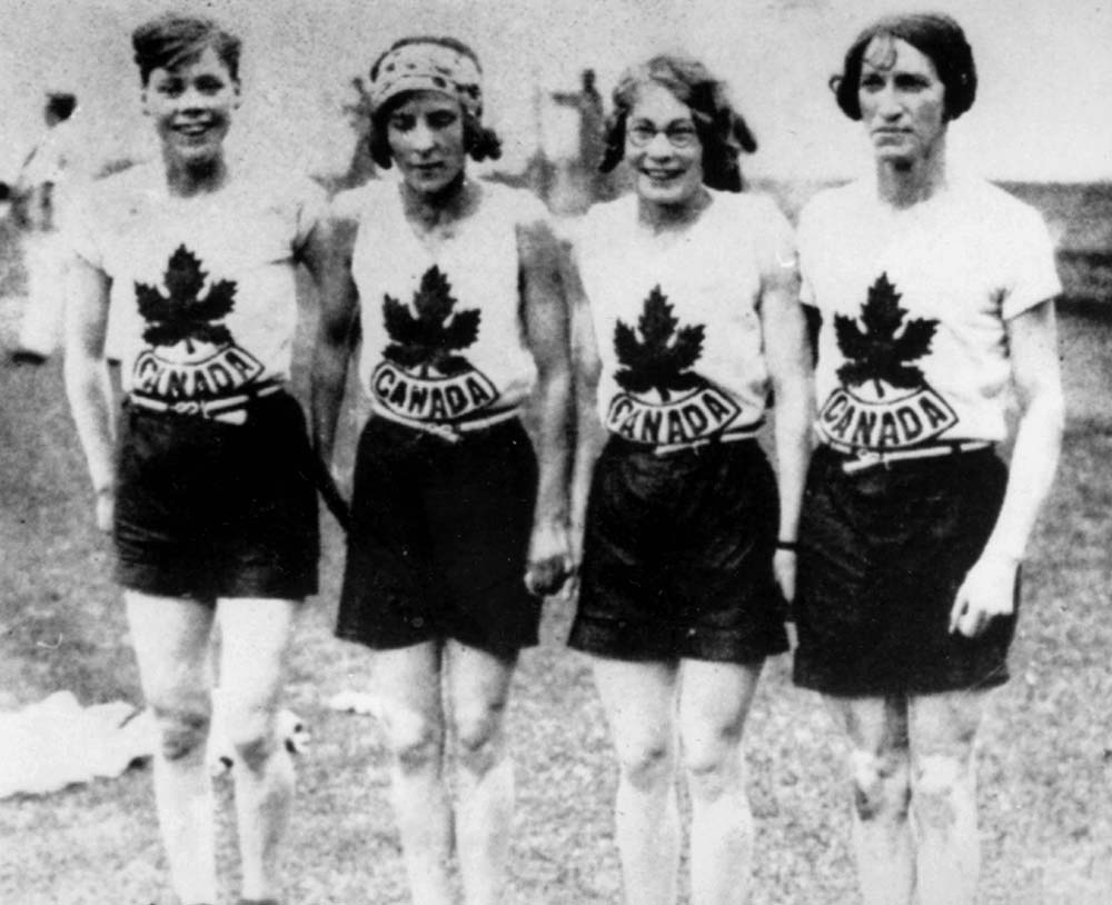 (De gauche à droite) Jane Bell, Myrtle Cook, Ethel Smith et Bobbie Rosenfeld aux Jeux d'Amsterdam en 1928.