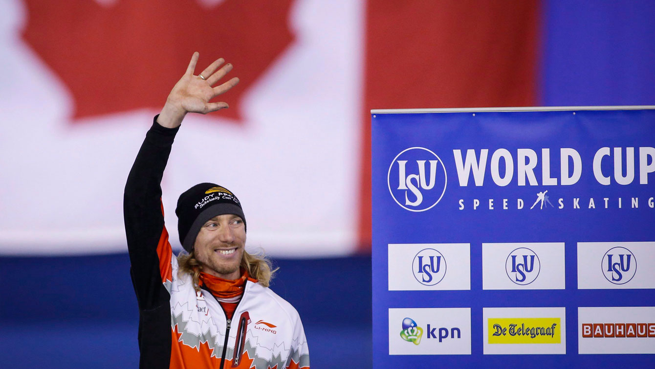 Ted-Jan Bloemen après avoir gagné le bronze au 5 000 m à Calgary le 13 novembre 2015.