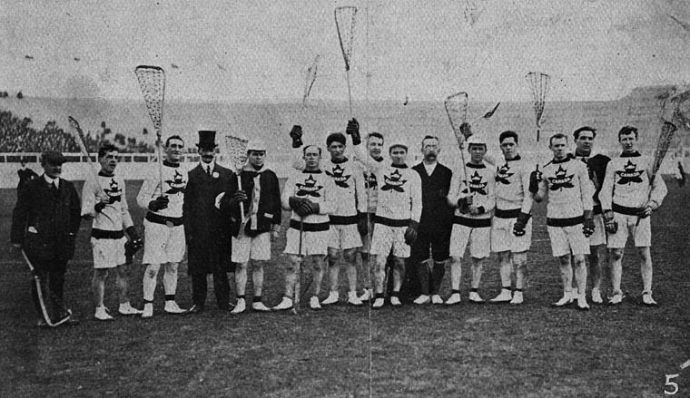 L'équipe olympique de crosse du Canada en 1908. (Photo : Joseph Gorman / Library and Archives Canada)
