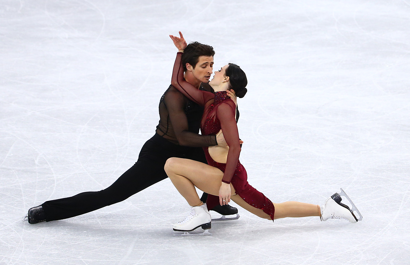 Les Canadiens Tessa Virtue et Scott Moir remportent l'or en danse sur glace au Palais des glaces de Gangneung, aux Jeux olympiques d'hiver 